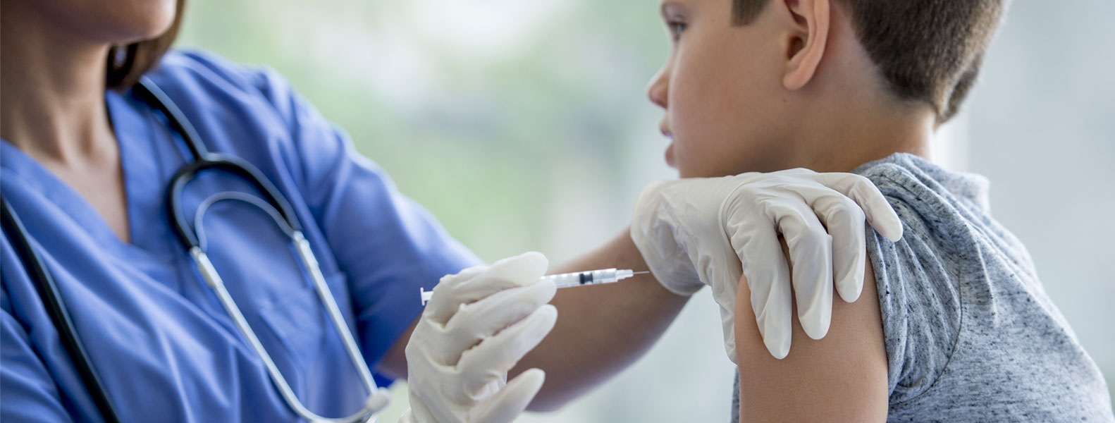 Vacunación en niños y niñas para evitar contagios
